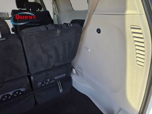 Used 2022 Chrysler Voyager LX FWD image 43