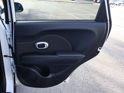 Used 2015 Kia Soul image 25