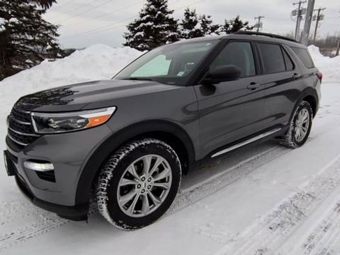 Used 2021 Ford Explorer XLT w/ Equipment Group 202A image 5