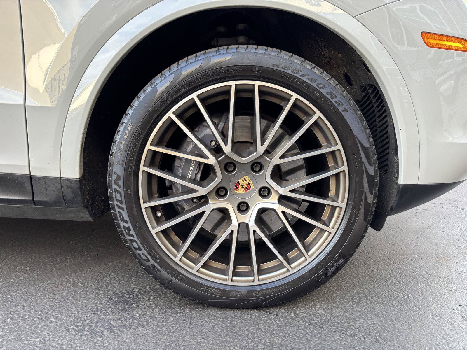 Used 2022 Porsche Cayenne Platinum Edition AWD/4WD image 7