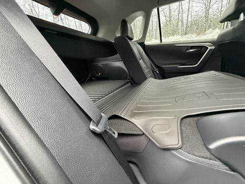 Used 2020 Toyota RAV4 Limited image 38