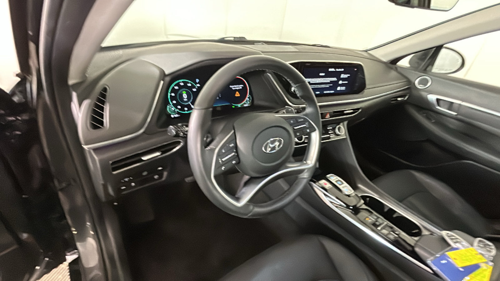 Used 2023 Hyundai Sonata Limited w/ Cargo Package FWD image 17