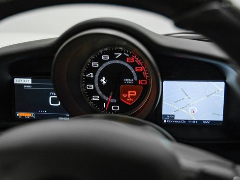 Used 2019 Ferrari 488 GTB Base image 16