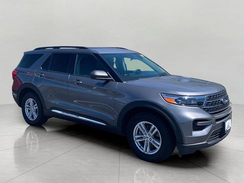 Used 2022 Ford Explorer XLT w/ Class IV Trailer Tow Package AWD/4WD image 1