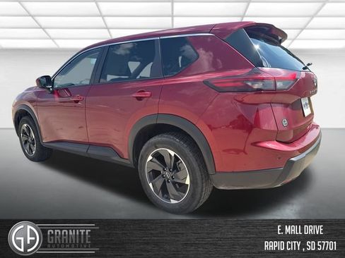 Used 2025 Nissan Rogue SV AWD/4WD image 3