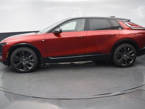 New 2026 Cadillac Lyriq Signature Sport w/ Nappa Leather Package AWD/4WD image 2
