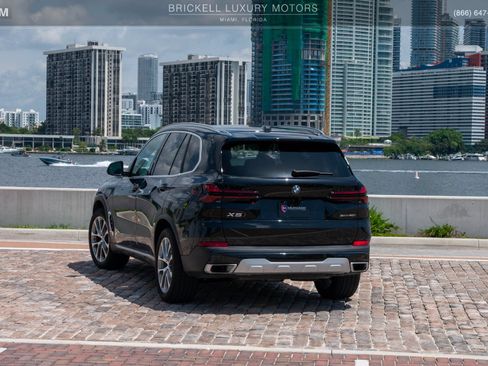 Used 2024 BMW X5 sDrive40i w/ Parking Assistance Package RWD image 3