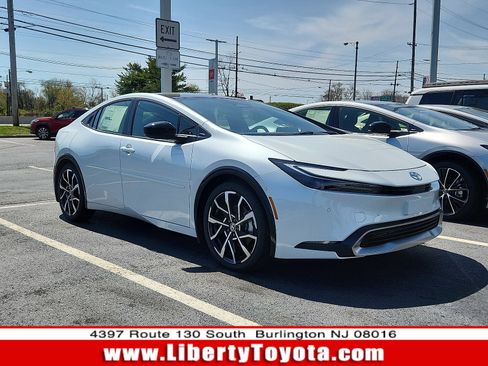 New 2025 Toyota Prius Plug-In Hybrid image 1