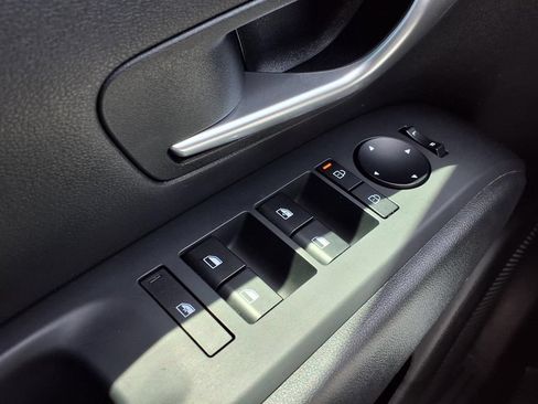 Used 2025 Hyundai Santa Cruz SE FWD image 19