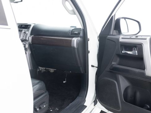 Used 2019 Toyota 4Runner 4WD image 28