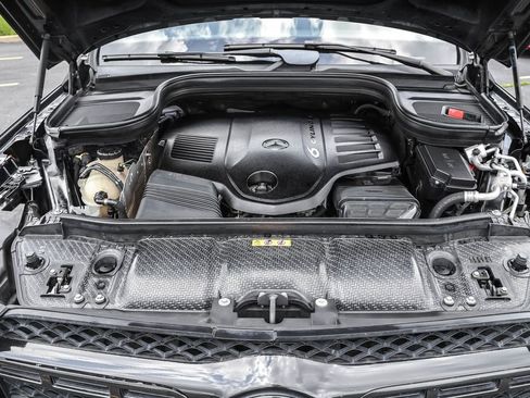 Used 2021 Mercedes-Benz GLS 450 4MATIC image 39