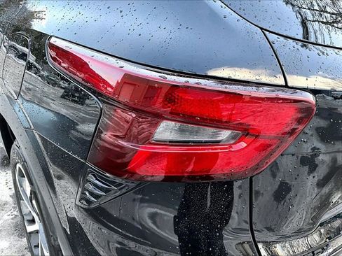 Used 2024 Chevrolet Trax RS image 33