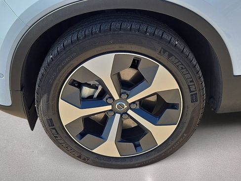 Used 2026 Volvo XC40 B5 Plus AWD/4WD image 11