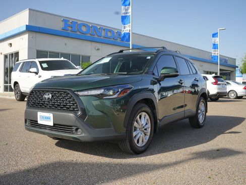 Used 2024 Toyota Corolla Cross LE image 1