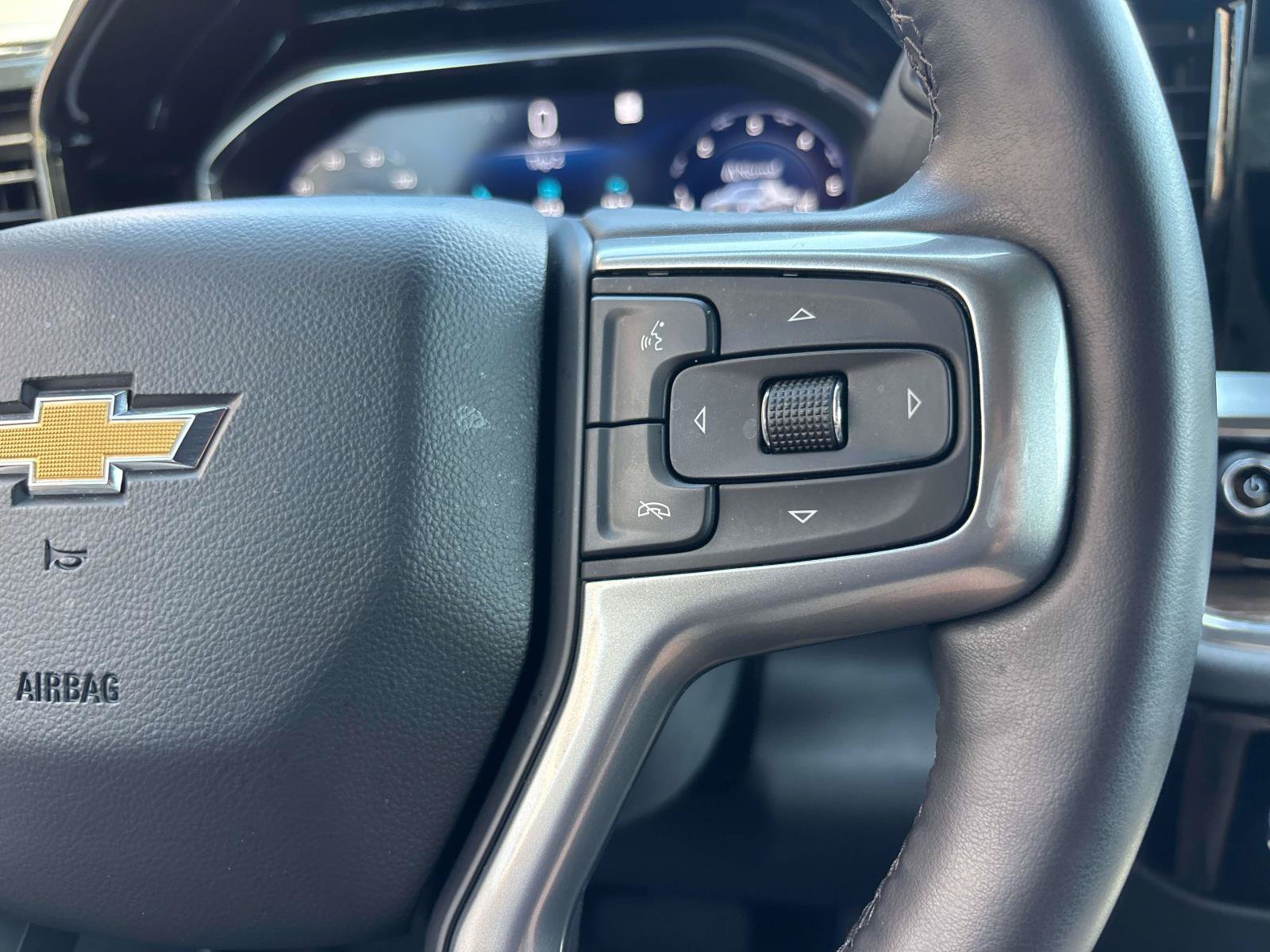 Used 2024 Chevrolet Silverado 1500 LT AWD/4WD image 14