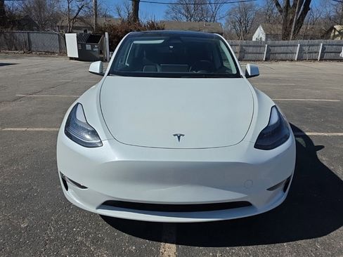 Used 2023 Tesla Model Y Long Range image 10