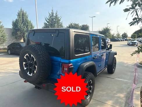 Used 2025 Jeep Wrangler Unlimited Rubicon w/ Convenience Group AWD/4WD image 5