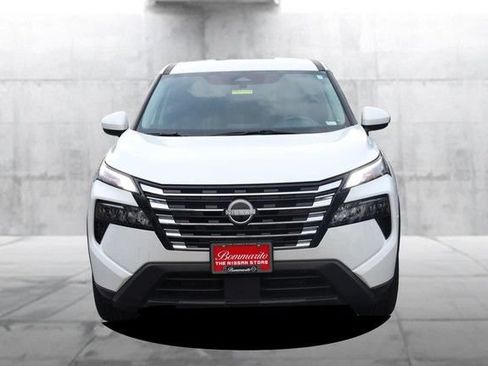 Certified 2025 Nissan Rogue SV FWD image 4