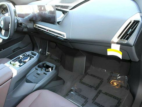 New 2026 BMW iX xDrive60 w/ Premium Package image 33