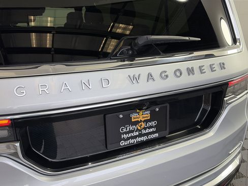 Used 2023 Jeep Grand Wagoneer L Series II image 18