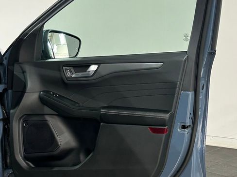 Used 2024 Ford Escape SE image 49