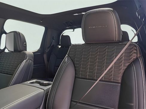 New 2025 GMC Sierra EV Denali image 22