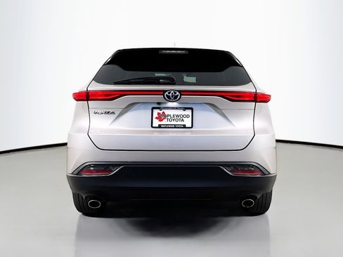 Used 2024 Toyota Venza LE AWD/4WD image 6