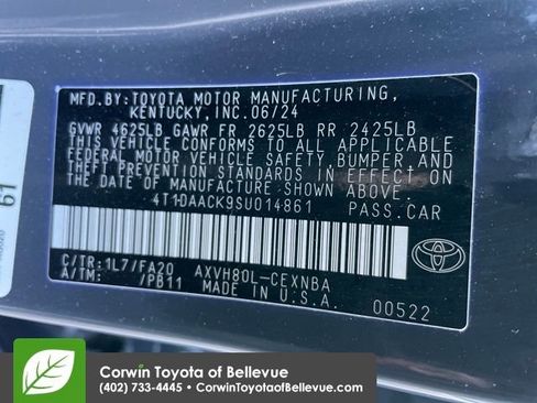 Used 2025 Toyota Camry LE image 28