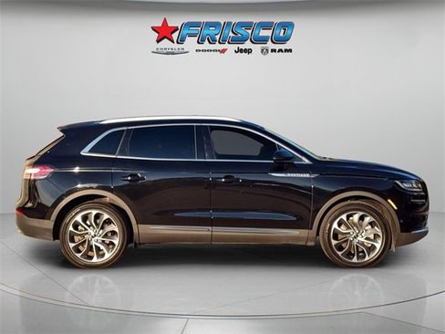 Used 2021 Lincoln Nautilus Reserve image 11