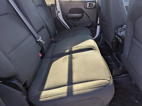 Used 2023 Jeep Wrangler Unlimited image 20