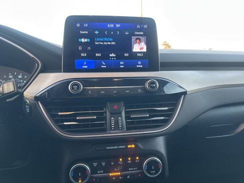 Used 2022 Ford Escape SEL image 15