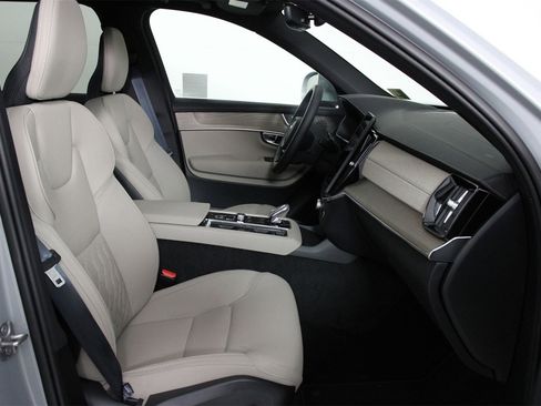 Used 2026 Volvo XC90 B5 Core image 29