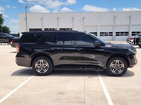 Certified 2021 Chevrolet Tahoe Z71 w/ Luxury Package AWD/4WD image 7