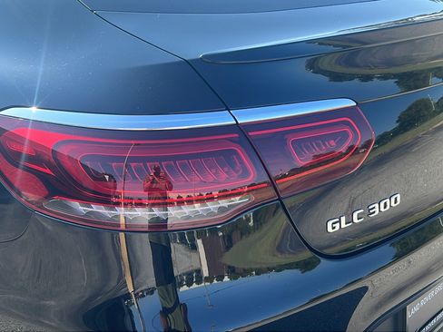 Used 2021 Mercedes-Benz GLC 300 4MATIC Coupe image 12