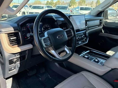 Used 2024 Ford Expedition Limited image 10
