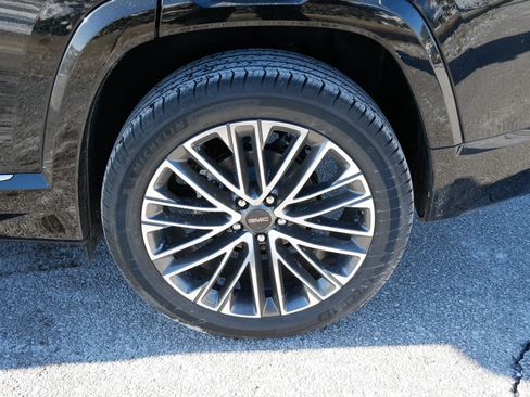 New 2026 GMC Terrain Denali w/ LPO, Black Badging Package image 3