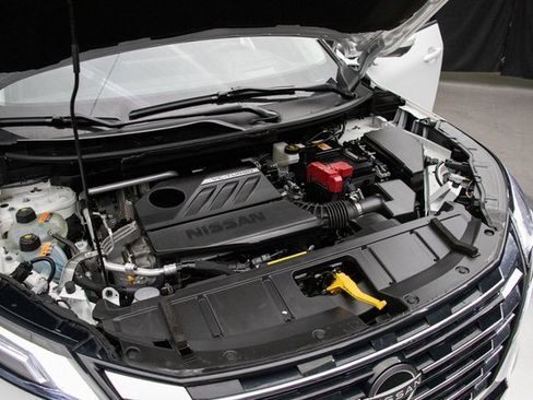 Used 2024 Nissan Rogue Platinum w/ Platinum Premium Package image 32