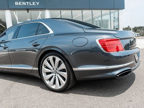 Certified 2026 Bentley Flying Spur Plug-In Hybrid AWD/4WD image 9