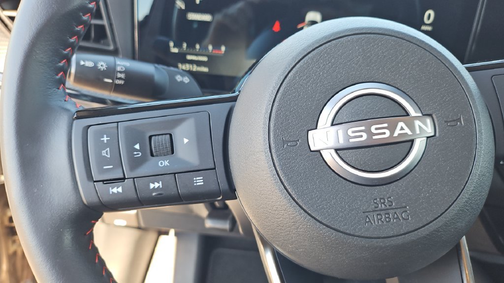 Certified 2025 Nissan Kicks SR FWD image 7