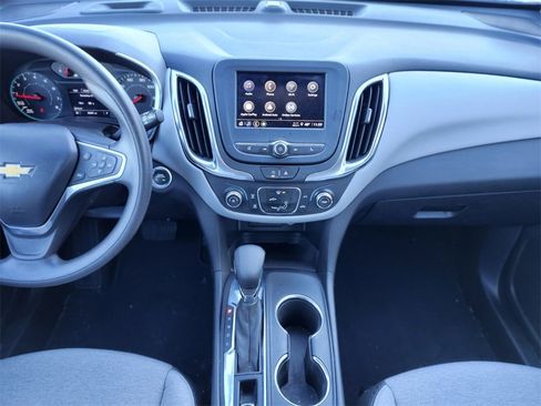 Used 2022 Chevrolet Equinox LS image 9