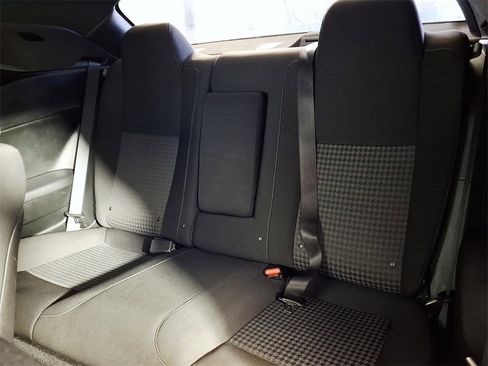 Used 2022 Dodge Challenger GT image 9