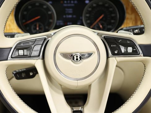 Used 2017 Bentley Bentayga AWD/4WD image 29