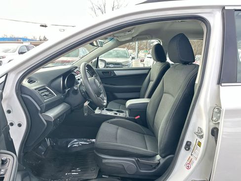 Used 2019 Subaru Outback 2.5i AWD/4WD image 21
