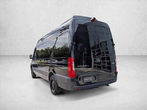 Used 2025 Mercedes-Benz Sprinter 2500 image 8