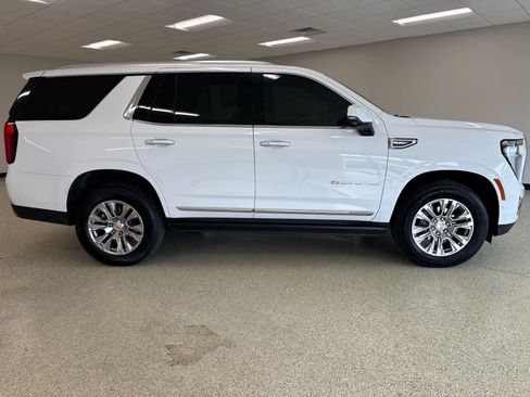 Used 2026 GMC Yukon Denali w/ Sun & Power Step Package AWD/4WD image 4