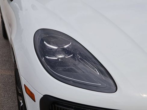 Used 2024 Porsche Macan S AWD/4WD image 14