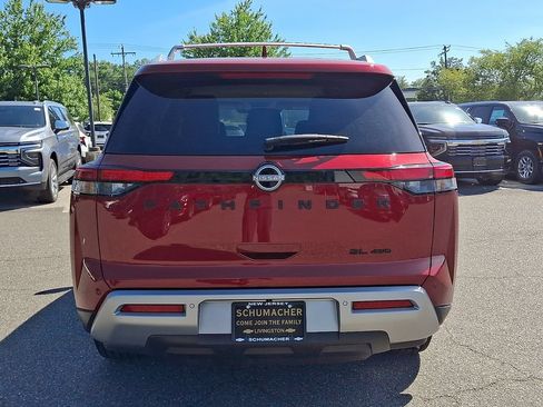 Used 2022 Nissan Pathfinder SL w/ SL Black Package AWD/4WD image 5