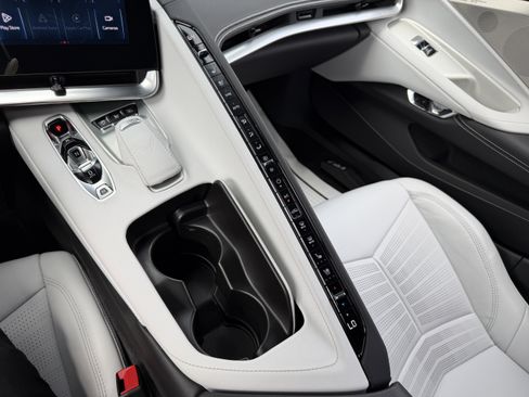 Used 2025 Chevrolet Corvette Stingray Preferred Cpe w/ Z51 Performance Package image 25