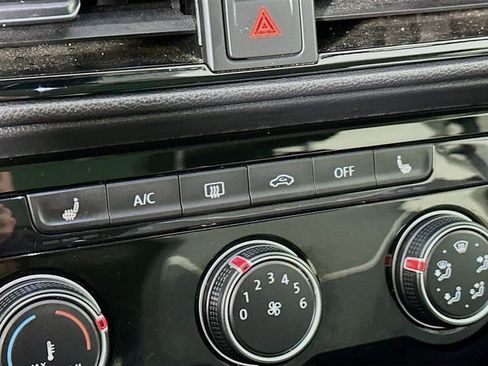 Used 2023 Volkswagen Taos SE image 26