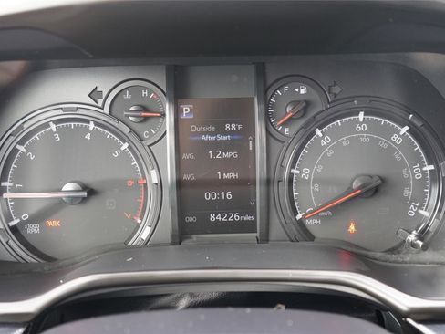 Used 2020 Toyota 4Runner SR5 Premium AWD/4WD image 19